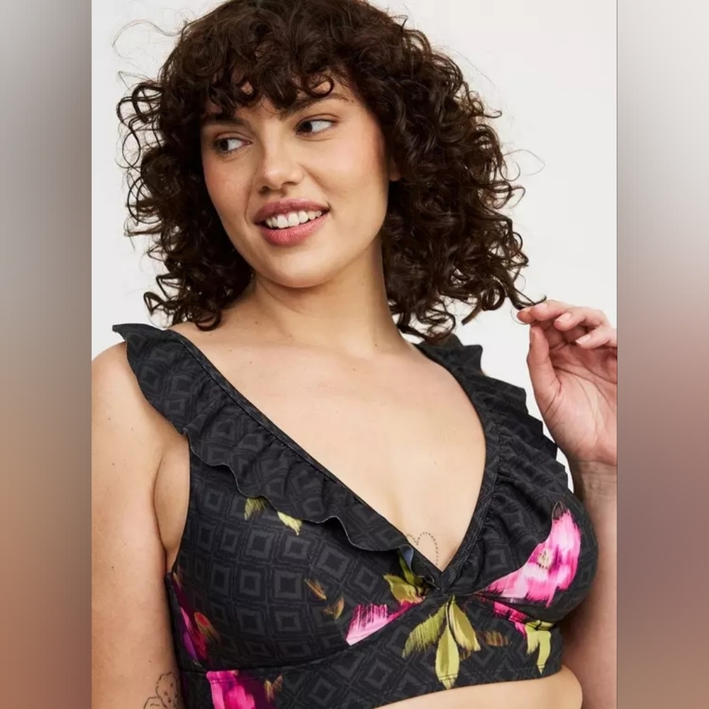 New Torrid Wireless Triangle Ruffle Bikini Top In Floral Geo Black,1X
